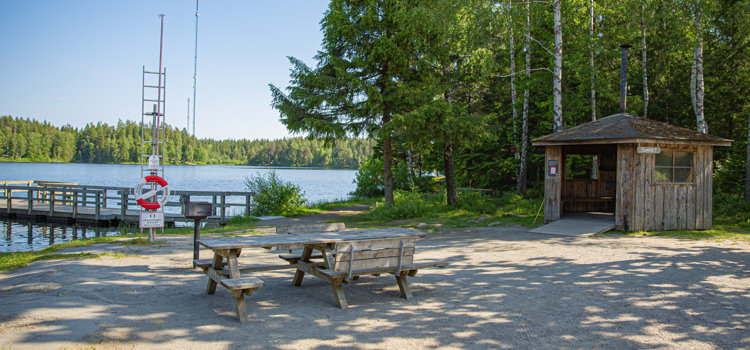 Vy över grillplatsen "Dämmet" på Billingen